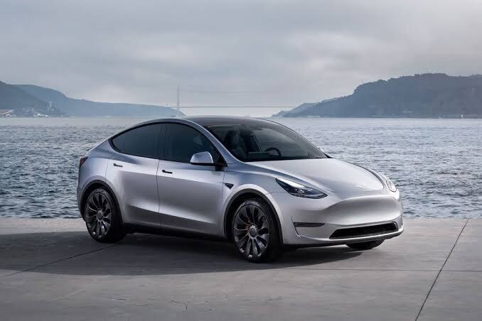 Tesla Model Y Standard Range+ RWD 60kWh 2022 – 2025