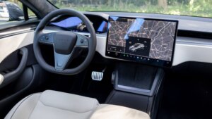 Tesla Model S Plaid 2025 4 1