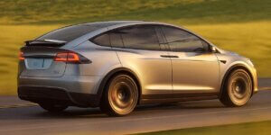 Tesla Model X Plaid 2025 5 Tesla Model X Plaid 2025 2 1