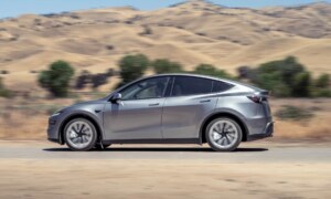 Tesla Model Y Long Range AWD 2025