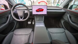 Tesla Model Y Performance 2025 4 1