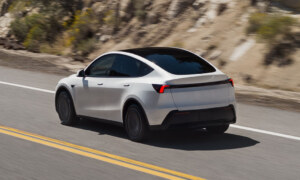 Tesla Model Y Standard Range 2025