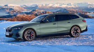 BMW i5 eDrive40 Touring 2024 (2)