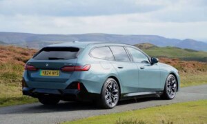 BMW i5 eDrive40 Touring 2024 (3)