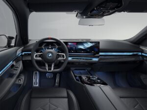BMW i5 eDrive40 Touring 2024 (4)