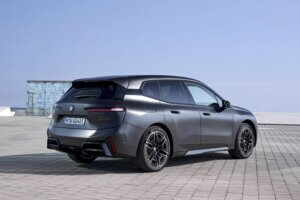 BMW iX M70 xDrive 2025 (2)