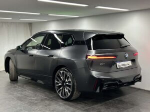 BMW iX M70 xDrive 2025 (3)