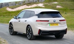 BMW iX xDrive45 2025 (3)