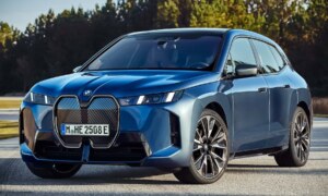 BMW iX xDrive60 2025 (1)