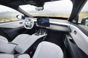 BMW iX3 50 xDrive 2025 (4)