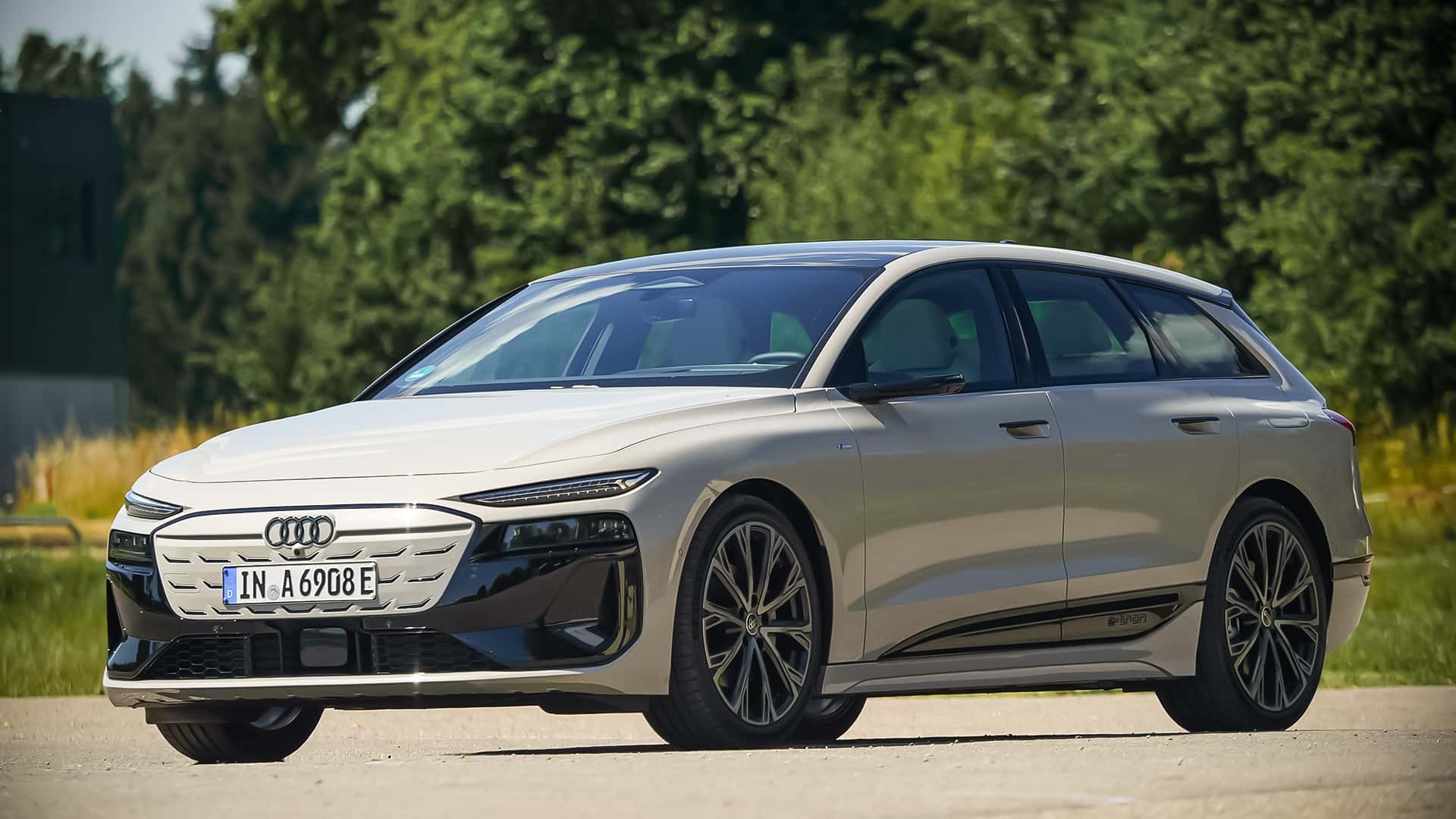 Audi A6 Avant e tron quattro 2024 (1)