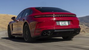 2026 Porsche Panamera GTS (3)