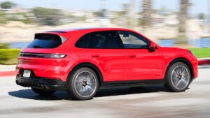 2027 Porsche Cayenne GTS 4 2027 Porsche Cayenne GTS (2)