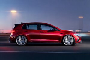 2028 Volkswagen Golf GTI (2)