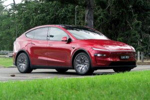 2026 Tesla Model Y L Premium (1)