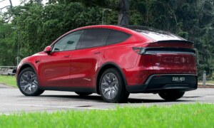 2026 Tesla Model Y L Premium (3)
