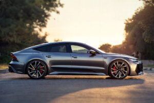 2027 Audi RS 7 (2)