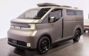 2027 Toyota HiAce 6 2027 Toyota HiAce (2)