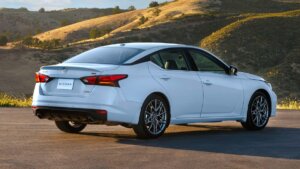 2027 Nissan Altima Review (2)